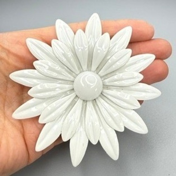 Estate Jewelry - Vintage‎ White Enamel Flower Brooch c. 1960s 3.5" Large Mod Pop Art